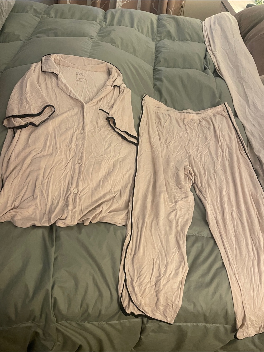 stars above Cream Pajama Set with Black Piping
